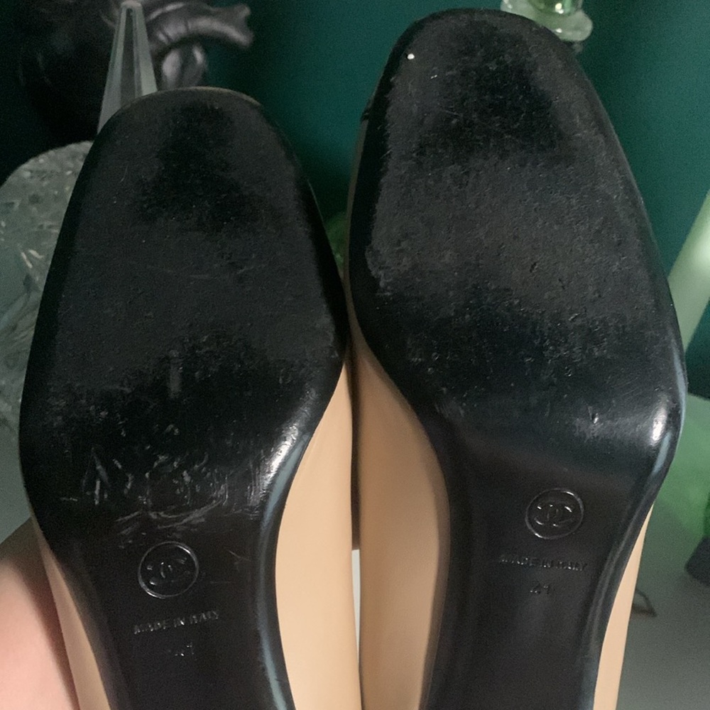 - CHANEL Capped toe Round Heels In nude & Black Size 41 - Picture 11 of 13